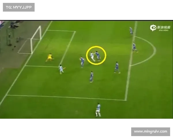 大卫路易斯踢球位置的五大关键要素分析与战术意义探讨